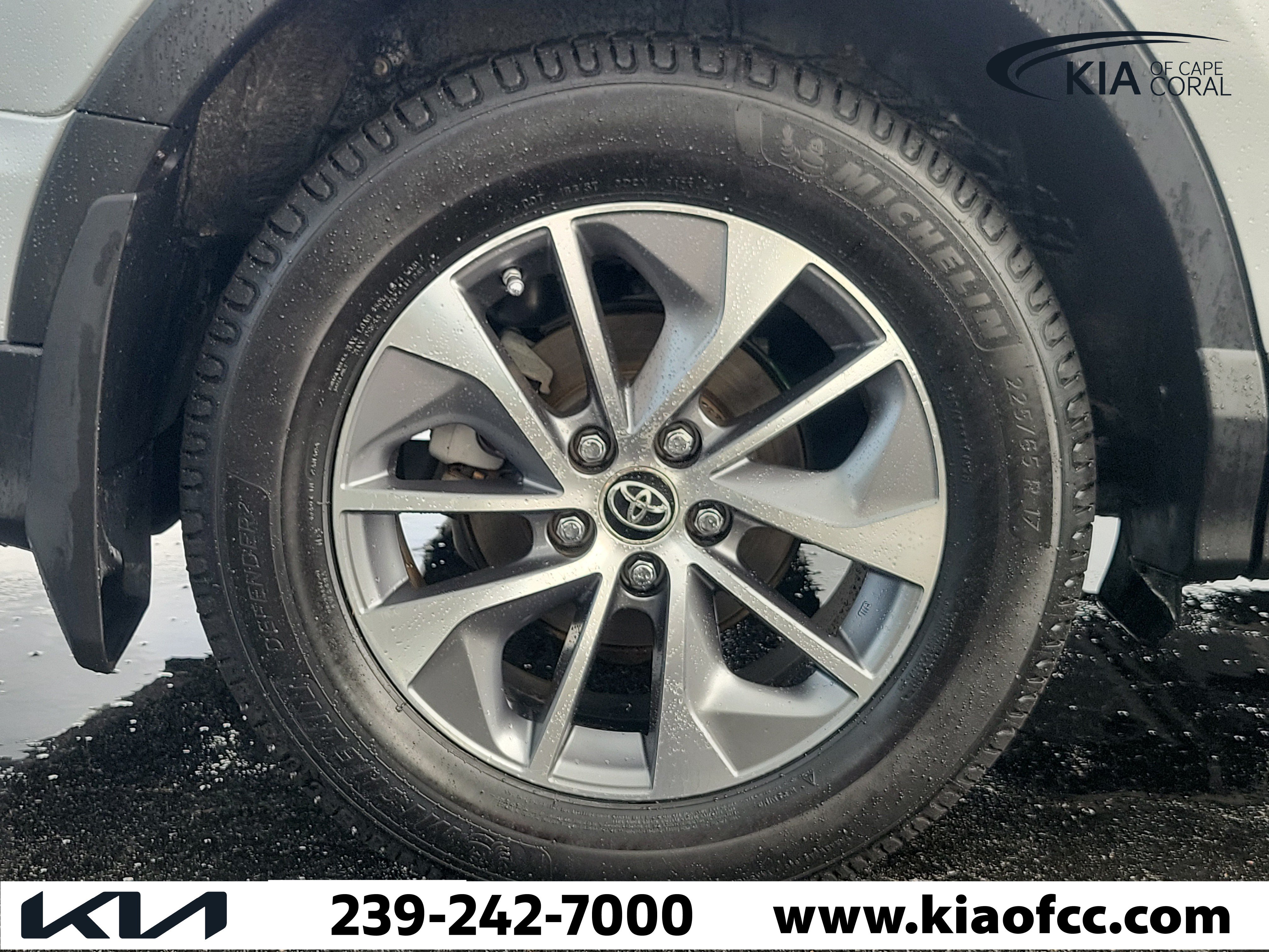 Used 2016 Toyota RAV4 XLE AWD/4WD image 7