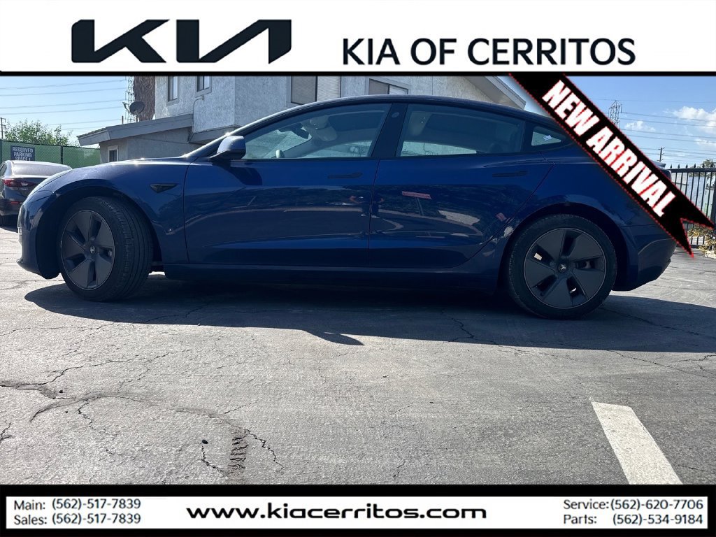 Used 2023 Tesla Model 3 Standard Range RWD image 2