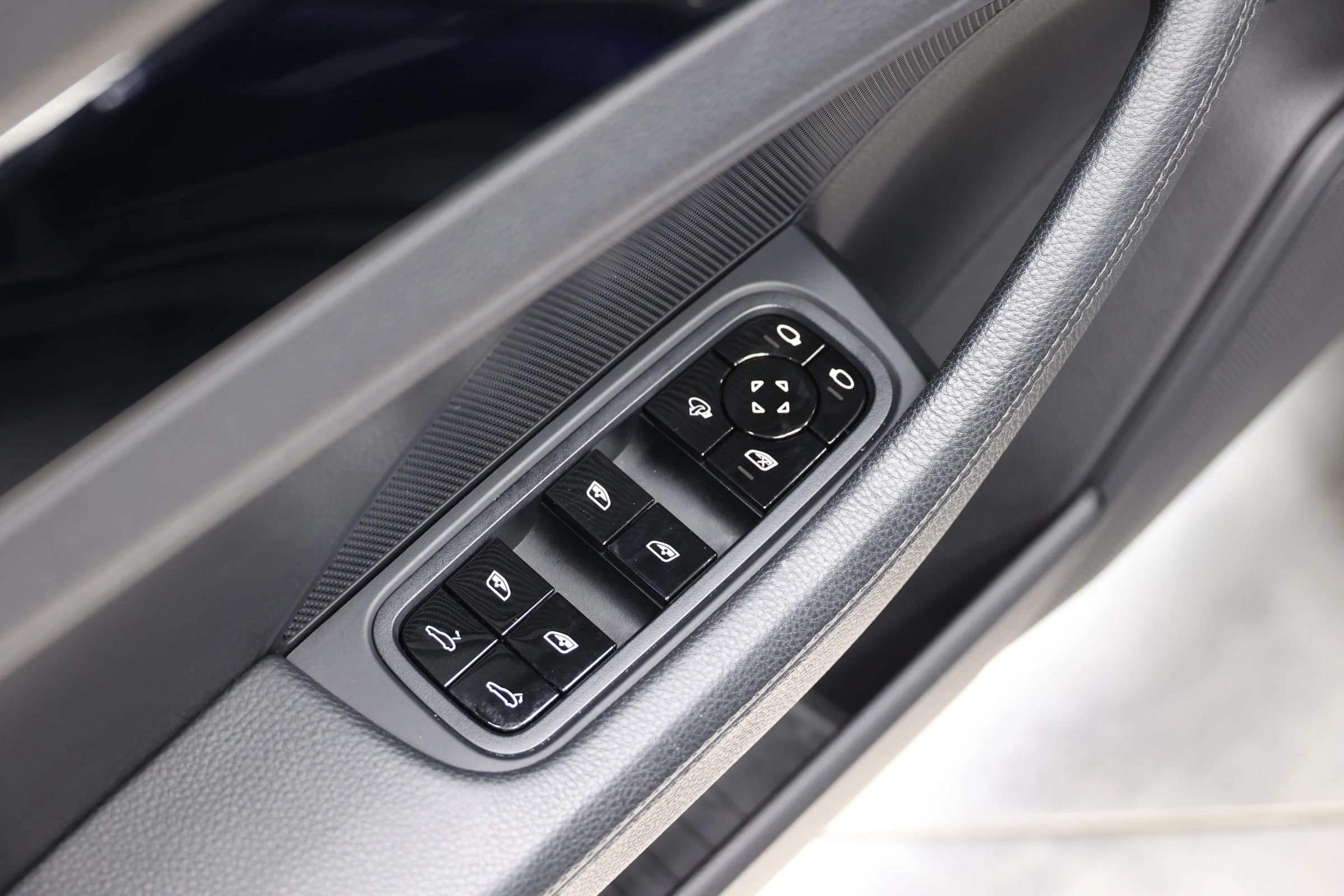 Used 2020 Porsche Panamera AWD/4WD image 13