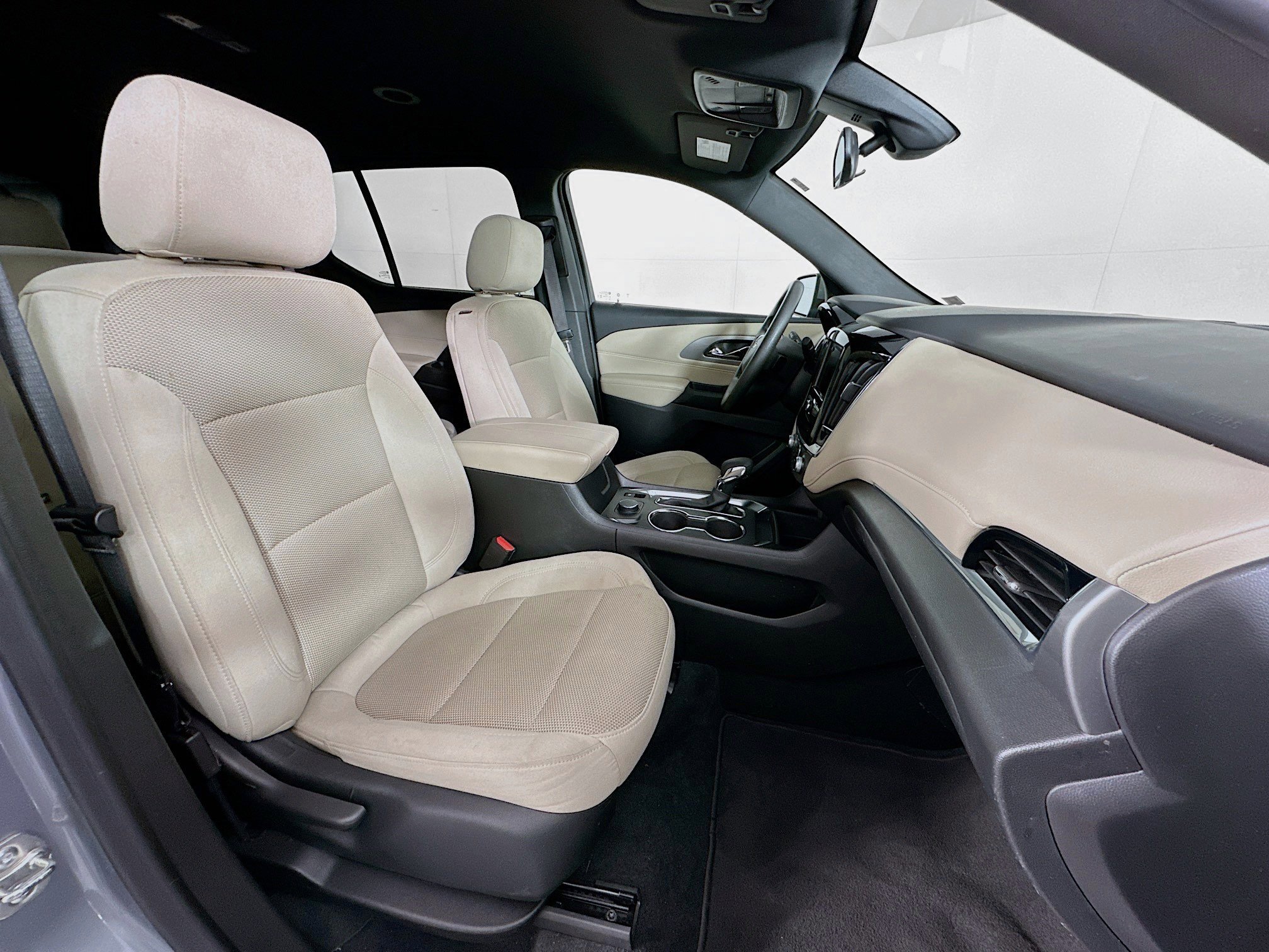 Used 2023 Chevrolet Traverse LS w/ Safety Package image 31