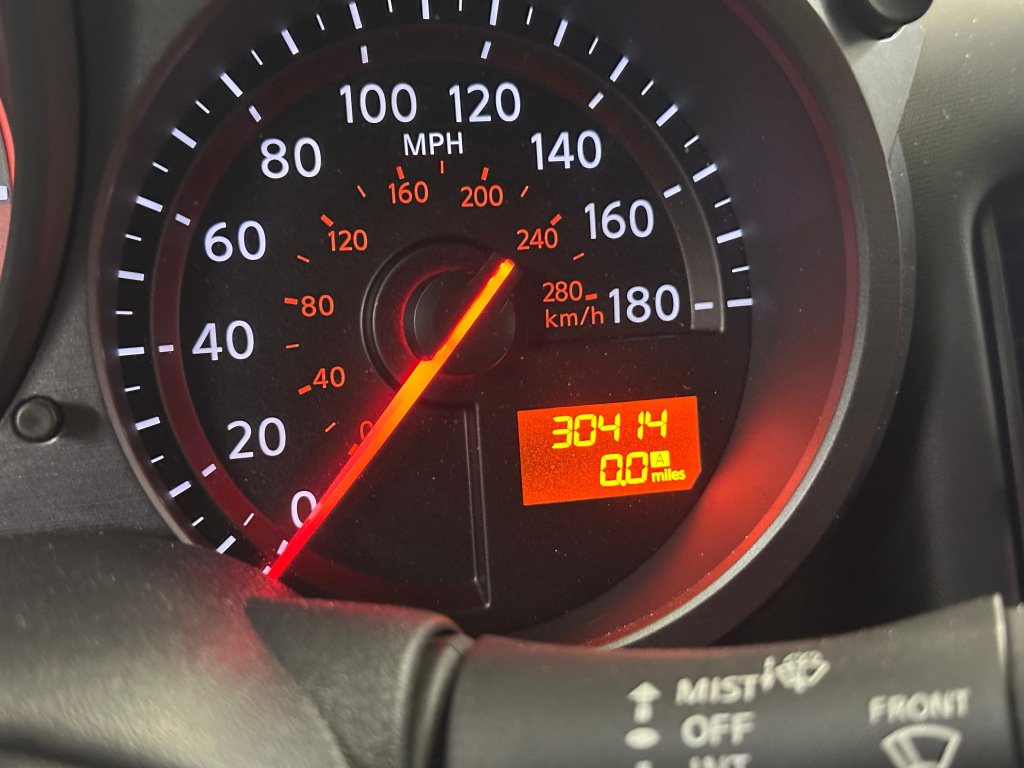 Used 2017 Nissan 370Z NISMO RWD image 3