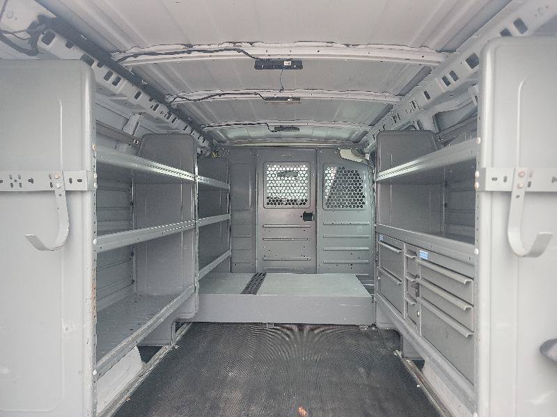Used 2016 GMC Savana 2500 RWD image 8