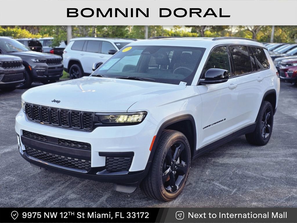 Used 2025 Jeep Grand Cherokee L Altitude image 1