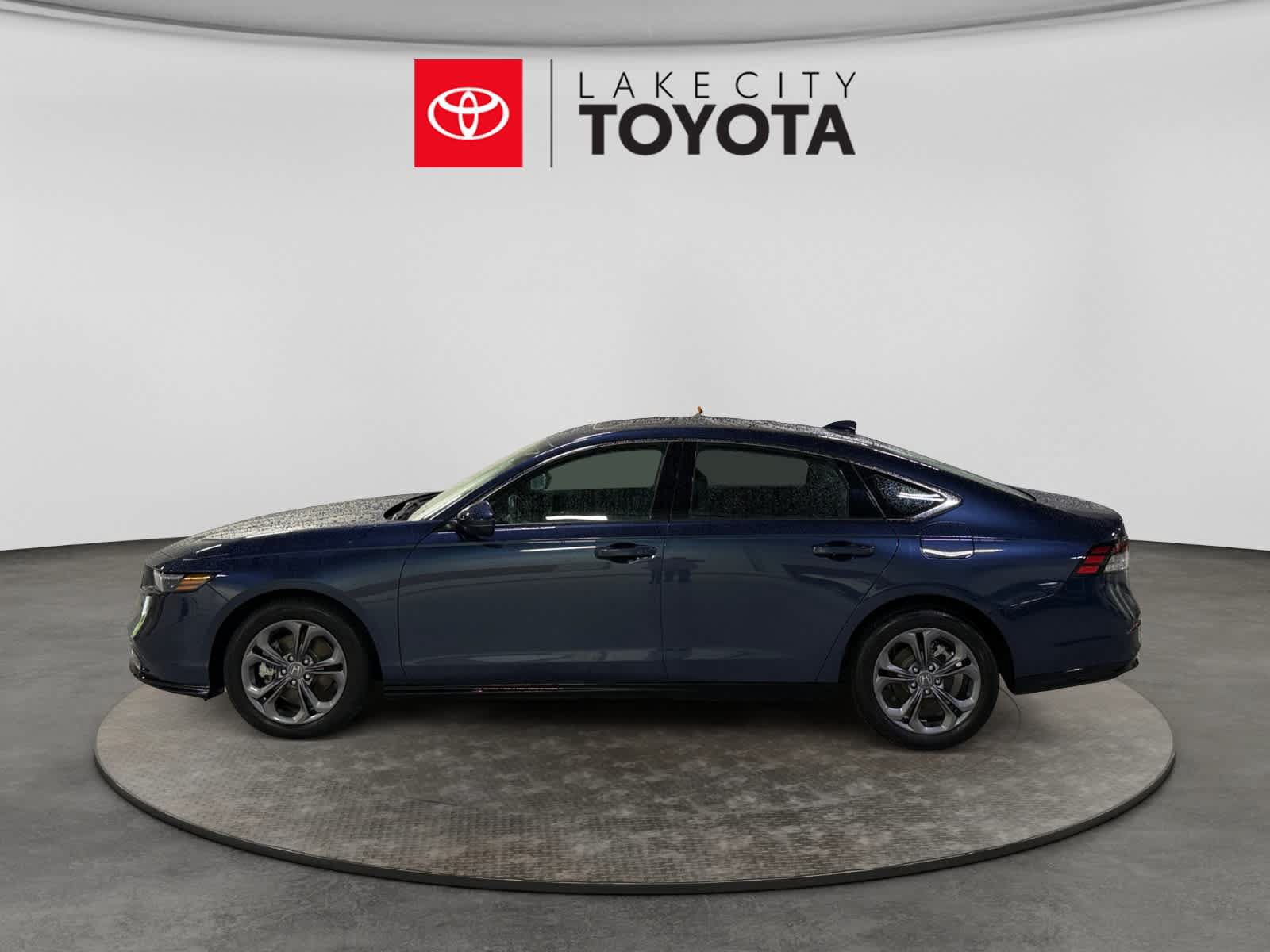 Used 2025 Honda Accord EX-L image 3