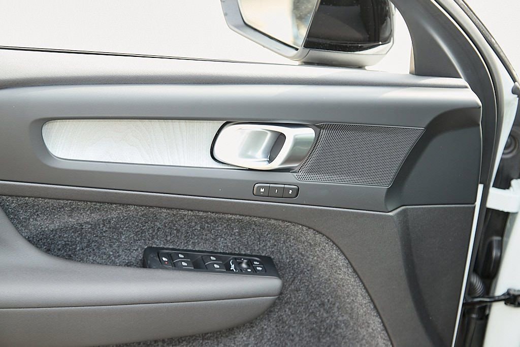 New 2026 Volvo XC40 B5 Plus w/ Protection Package Premier image 11