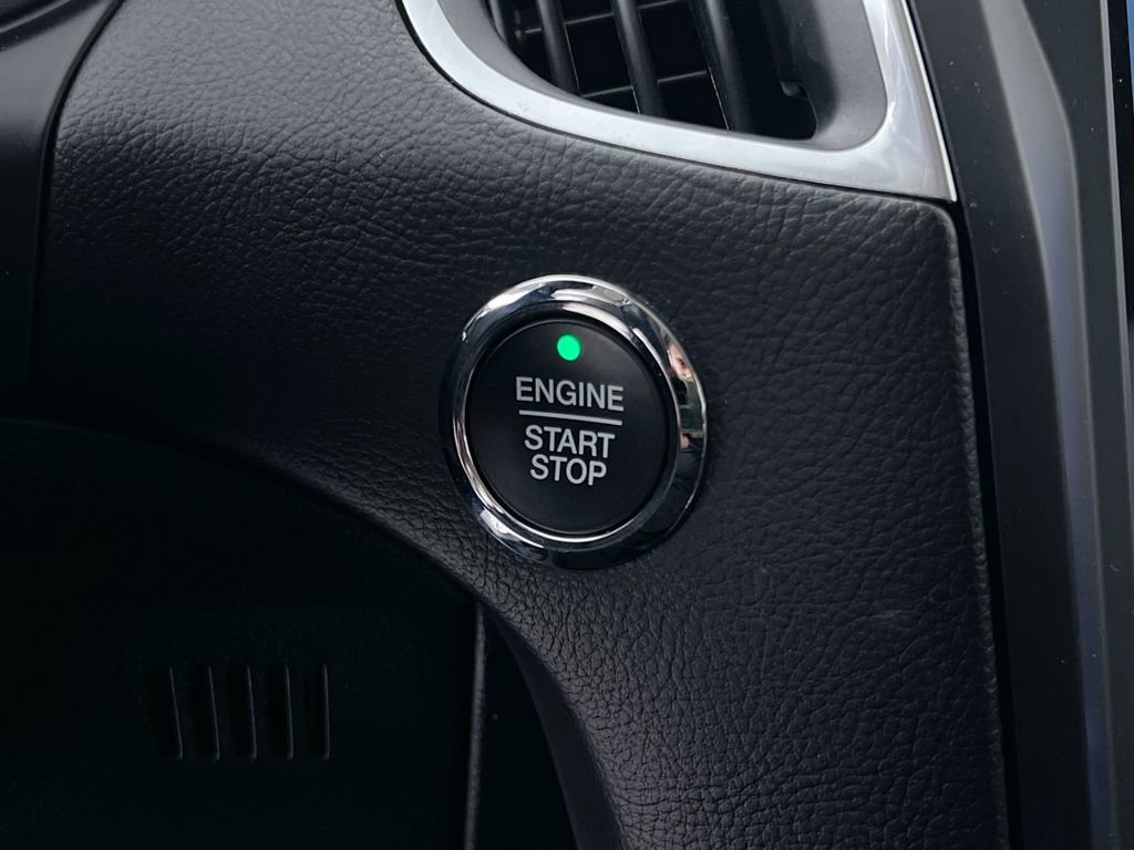 Used 2024 Ford Edge Titanium image 28