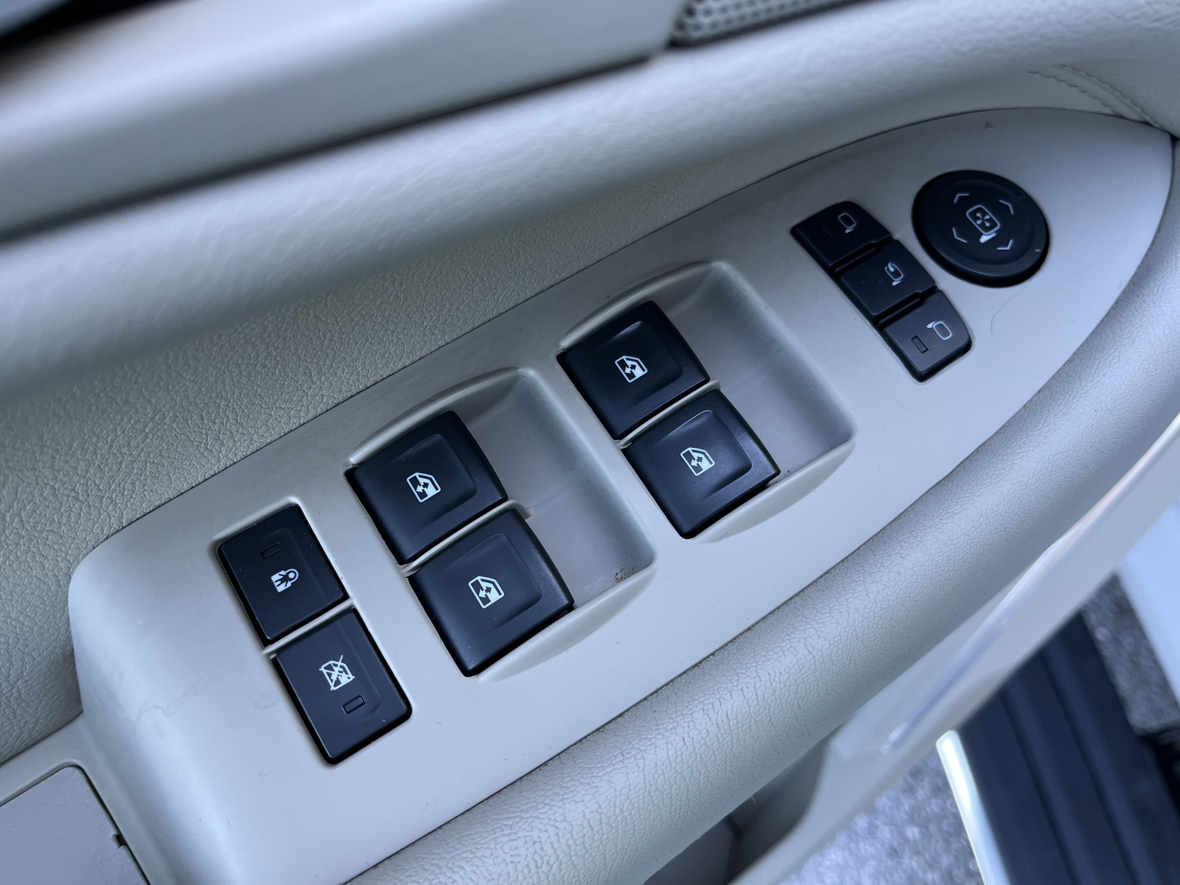 Used 2019 Cadillac Escalade Premium Luxury image 12