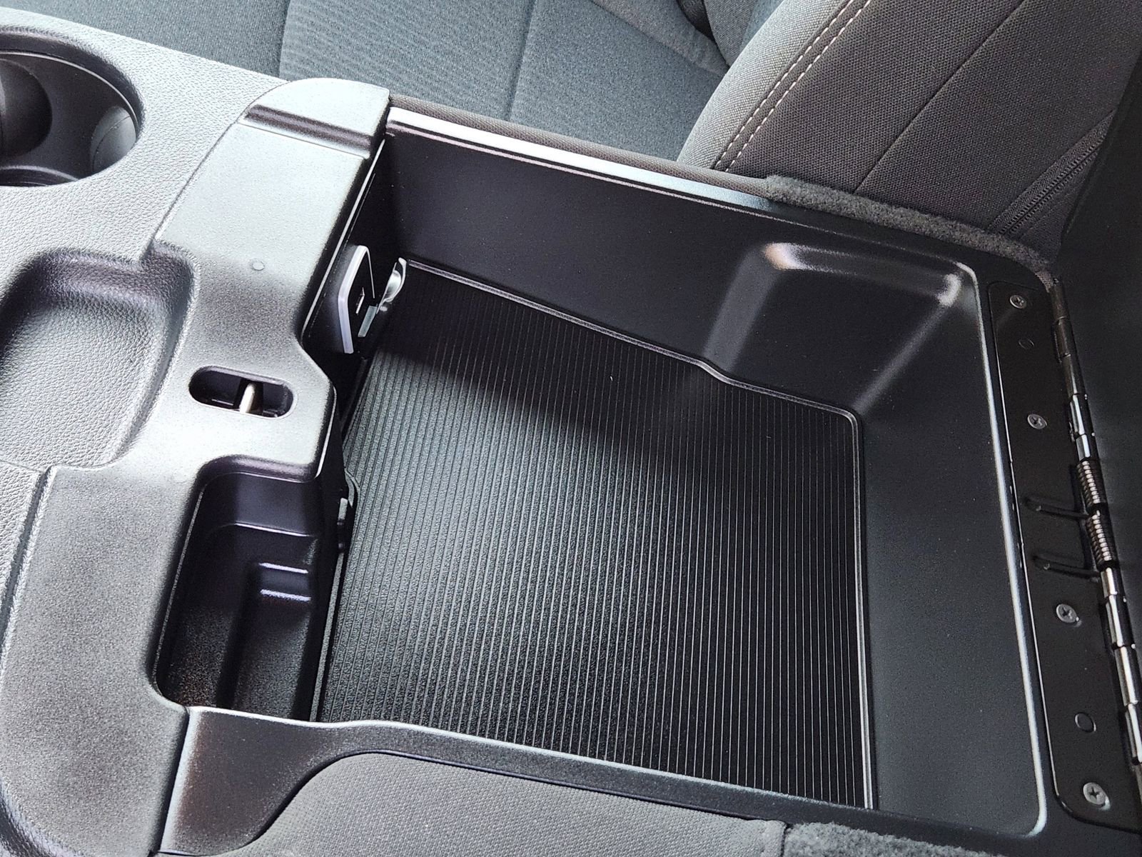 Used 2024 RAM 2500 Tradesman w/ Chrome Appearance Group image 22