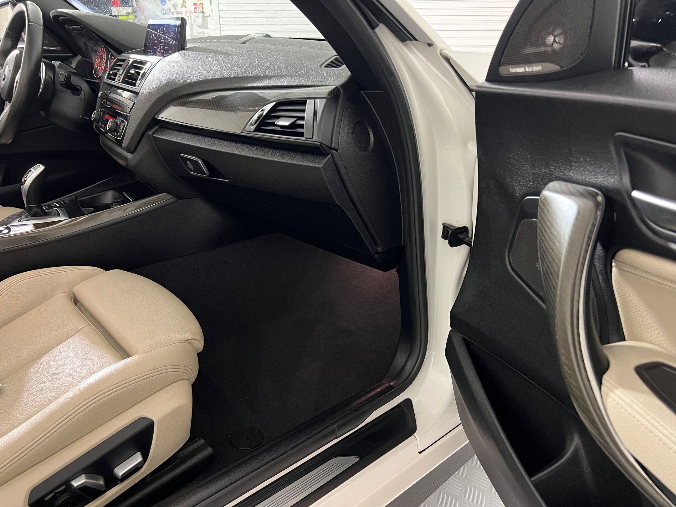 Used 2016 BMW M235i Convertible image 33