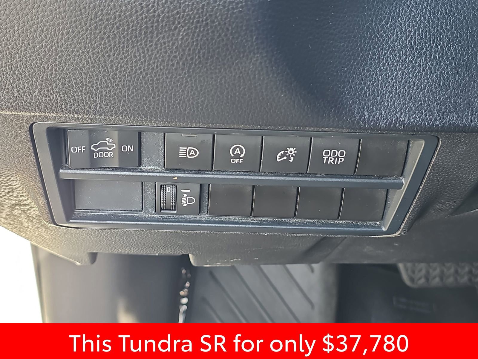 Used 2025 Toyota Tundra SR w/ SR Tow Package image 31