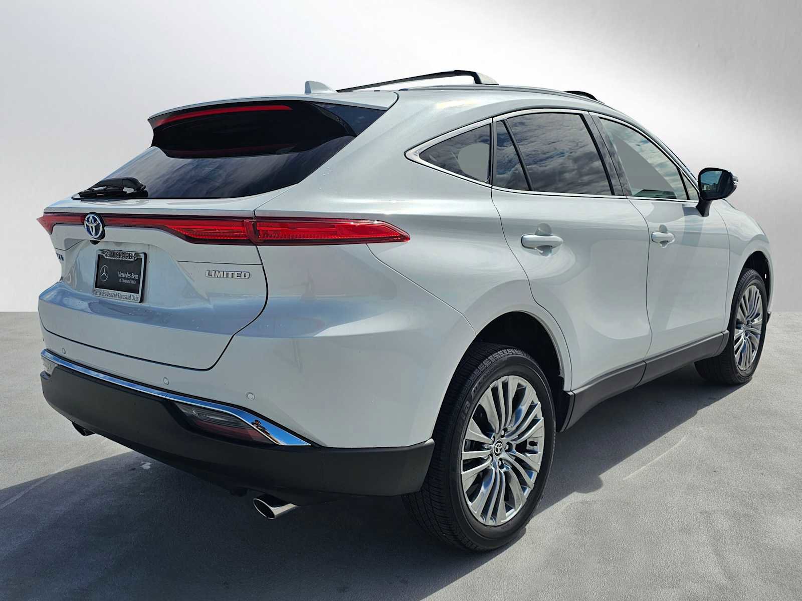 Used 2024 Toyota Venza Limited AWD/4WD image 3