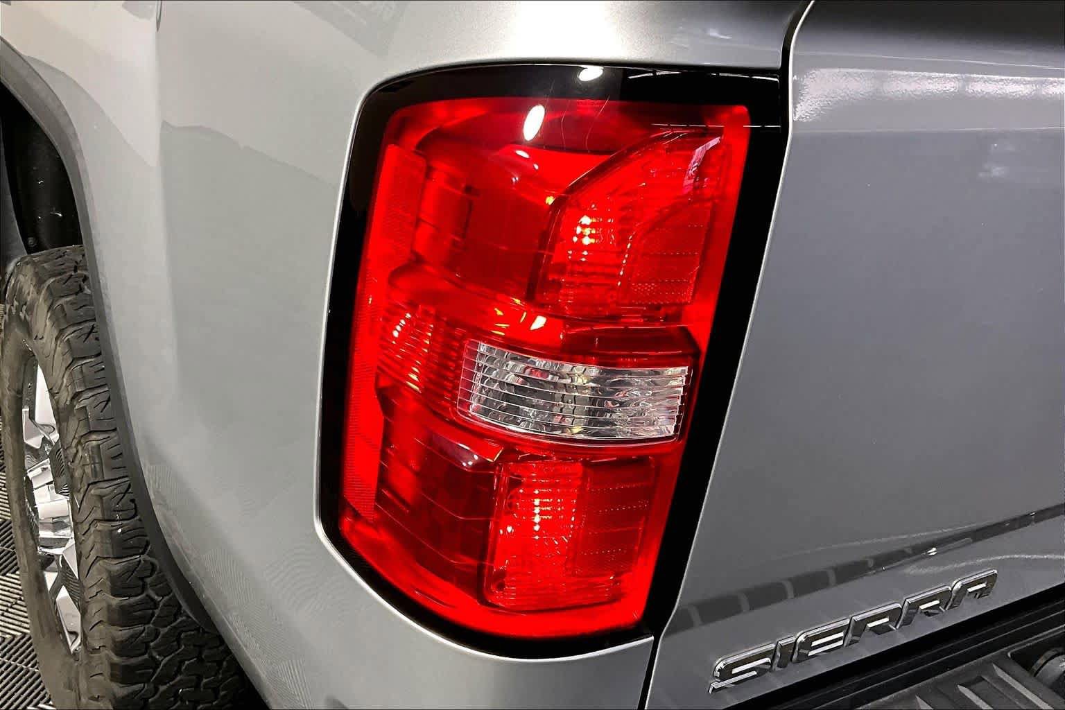 Used 2018 GMC Sierra 3500 Denali w/ Duramax Plus Package AWD/4WD image 28