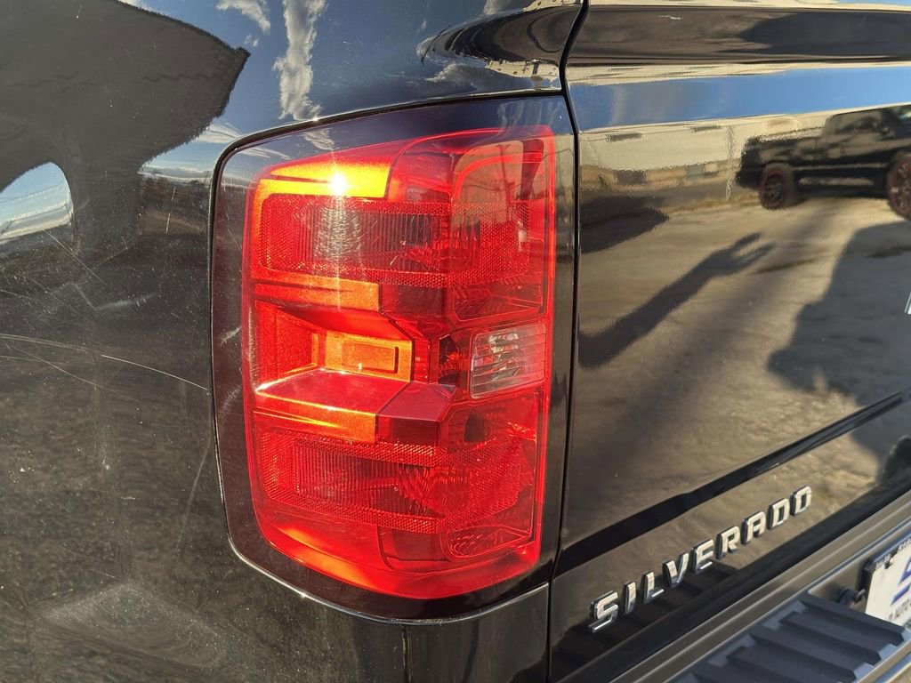 Used 2018 Chevrolet Silverado 2500 LTZ w/ Midnight Edition image 11