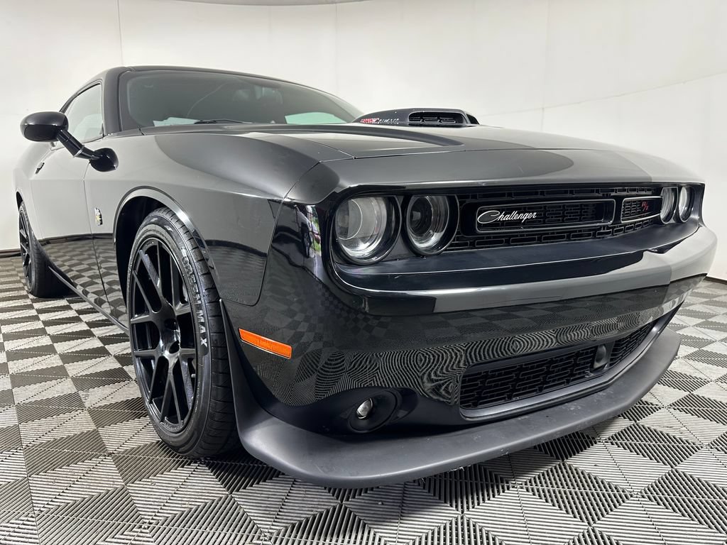 Used 2015 Dodge Challenger R/T Scat Pack RWD image 7