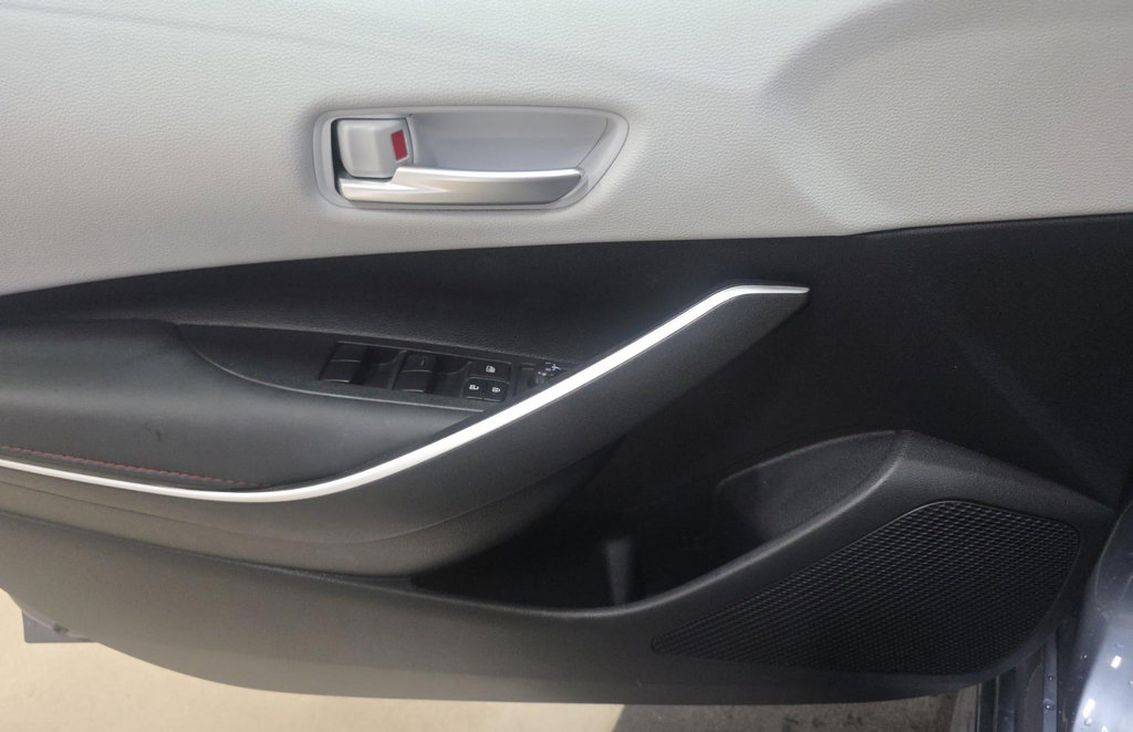 Used 2025 Toyota Corolla SE FWD image 9