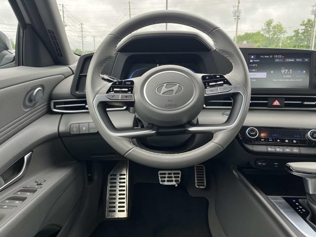 Certified 2025 Hyundai Elantra Sport FWD image 13