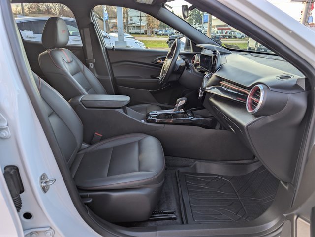 Used 2024 Chevrolet Trax RS w/ Sunroof Package image 12