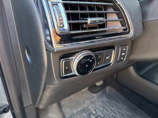 Used 2020 Lincoln Navigator L Reserve w/ Luxury Package image 20