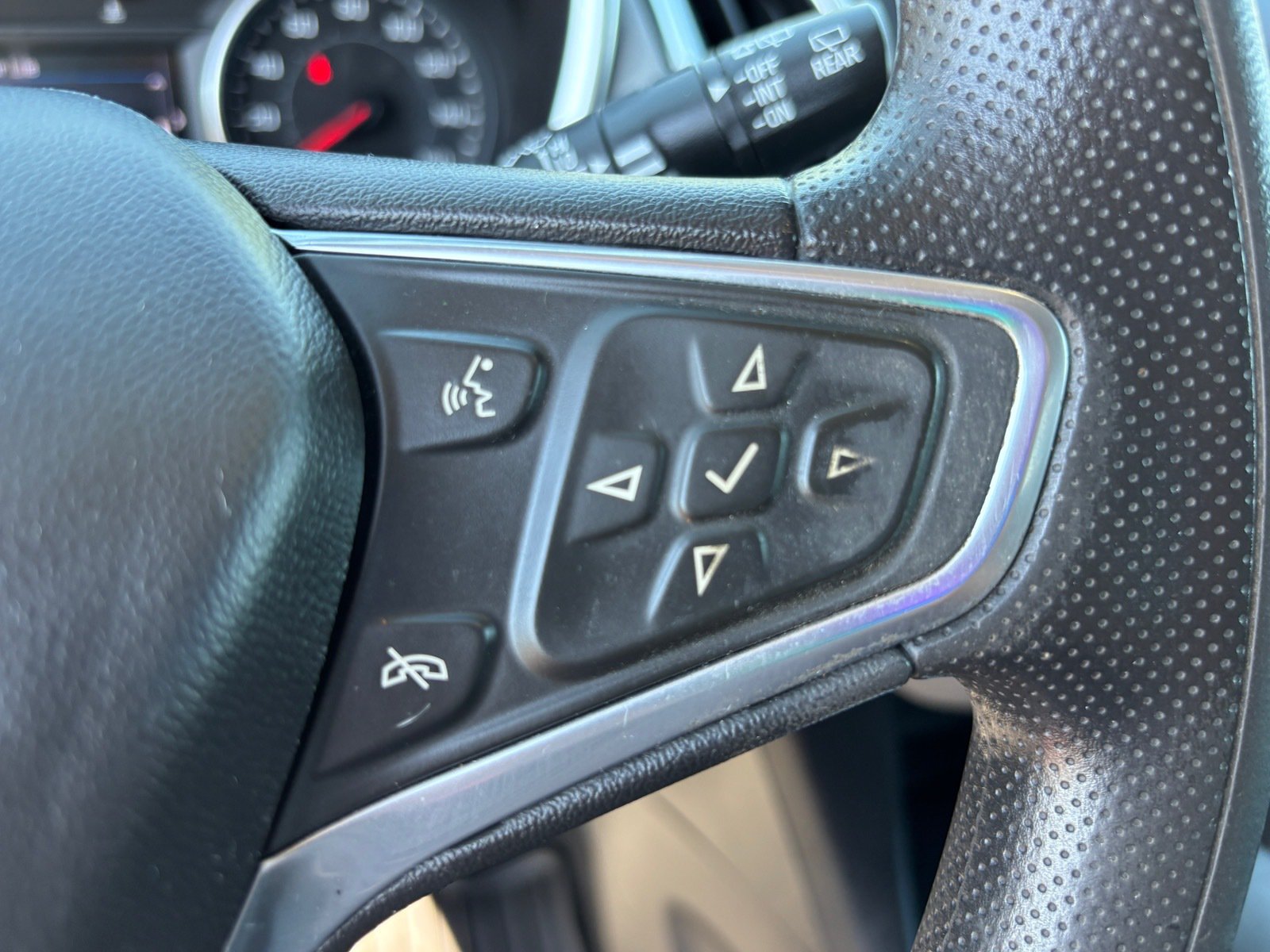 Used 2023 Chevrolet Equinox LS w/ LS Convenience Package FWD image 23
