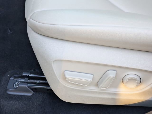 Used 2023 Toyota Highlander XLE image 25