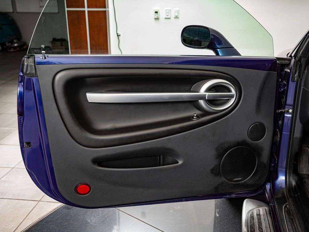 Used 2004 Chevrolet SSR w/ Preferred Equipment Group image 23