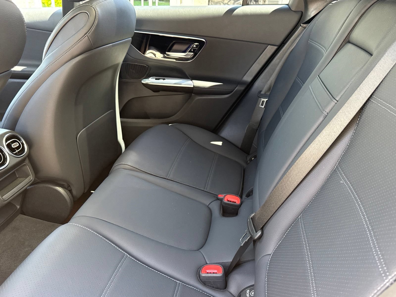 Used 2026 Mercedes-Benz GLC 300 image 42