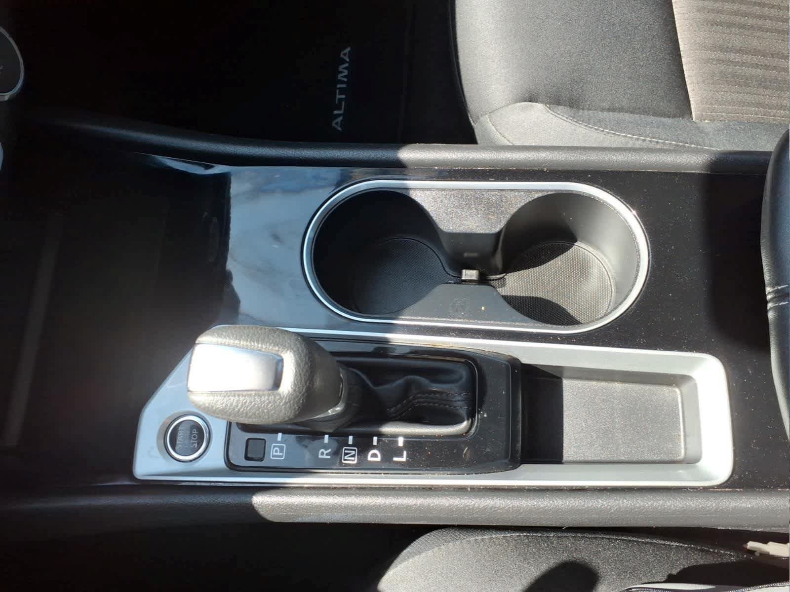 Used 2024 Nissan Altima 2.5 SV FWD image 21