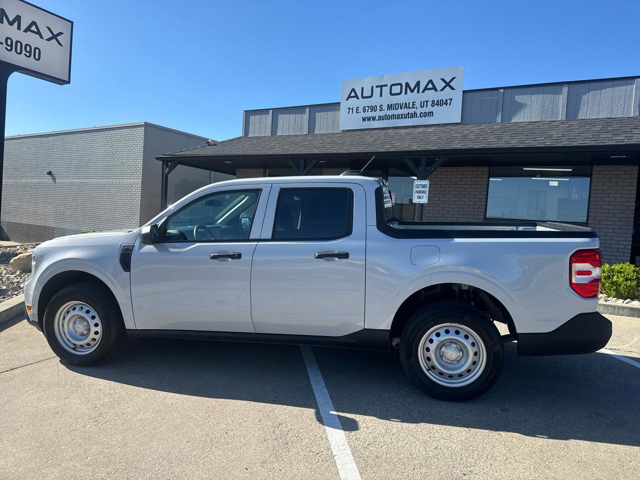 Used 2025 Ford Maverick XL w/ Equipment Group 102A AWD/4WD image 8