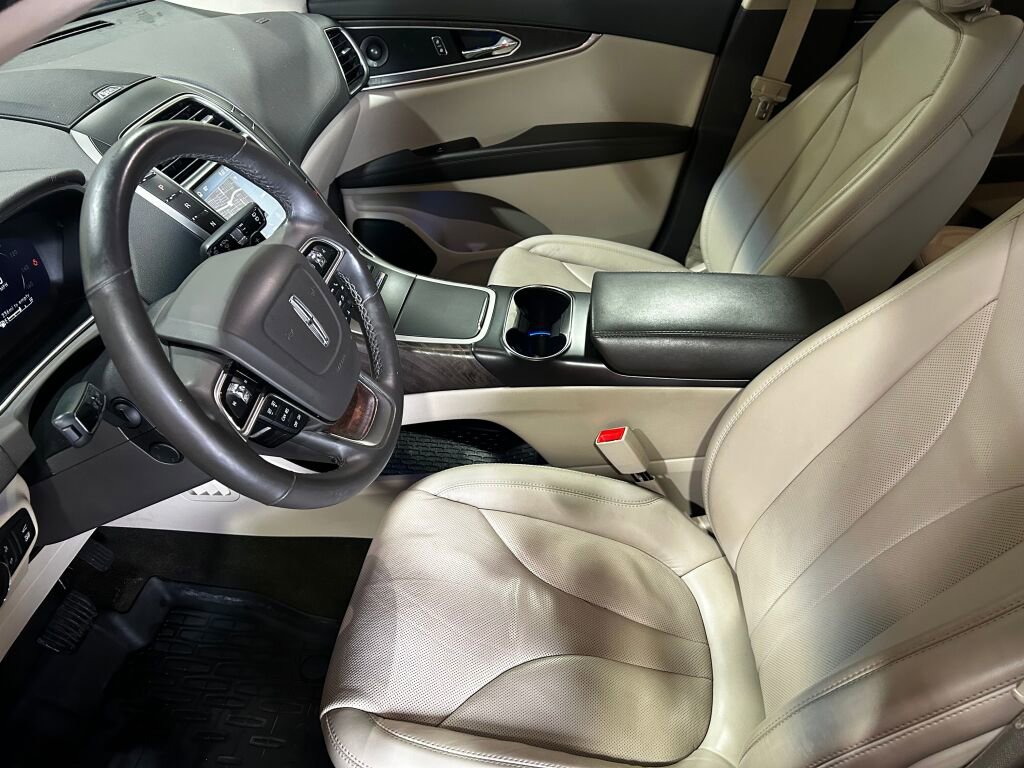 Used 2020 Lincoln Nautilus Reserve image 5