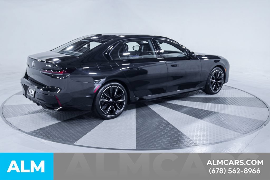 Used 2026 BMW 740i w/ Premium Package RWD image 10