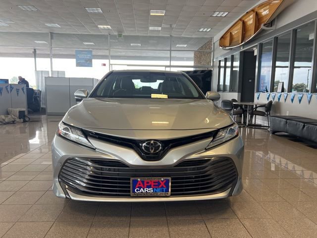 Used 2018 Toyota Camry XLE FWD image 15
