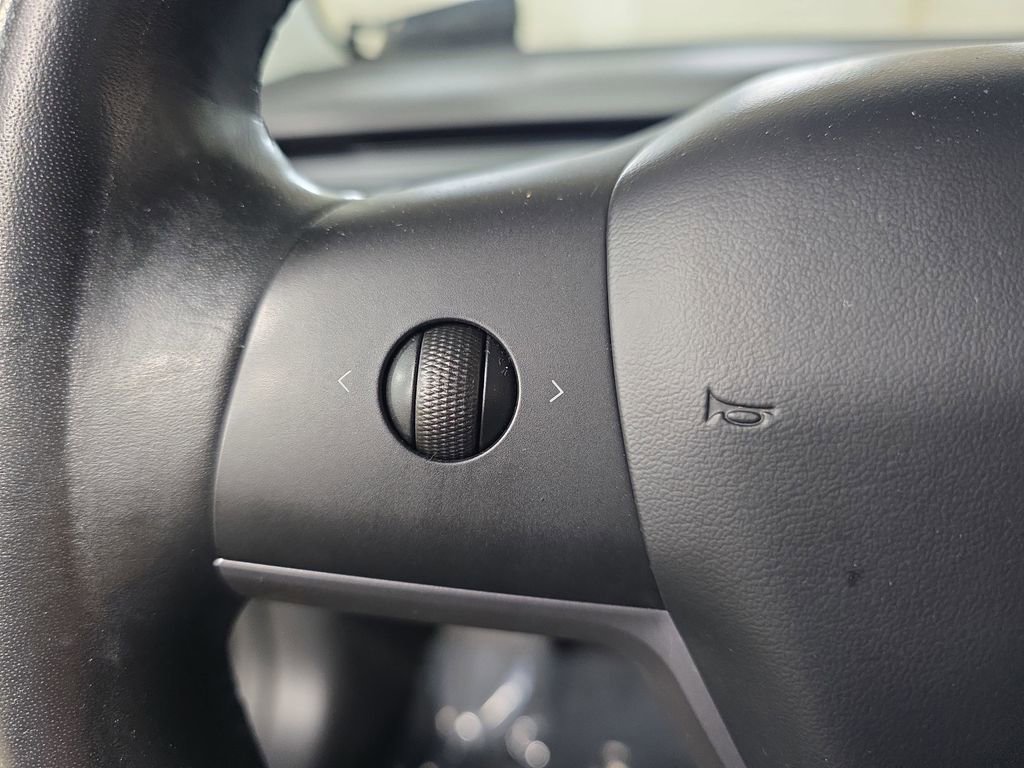 Used 2018 Tesla Model 3 Long Range image 16