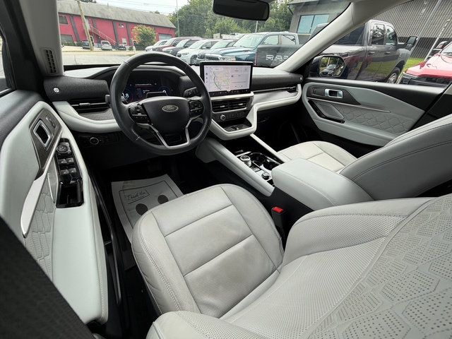 Used 2025 Ford Explorer Platinum AWD/4WD image 34