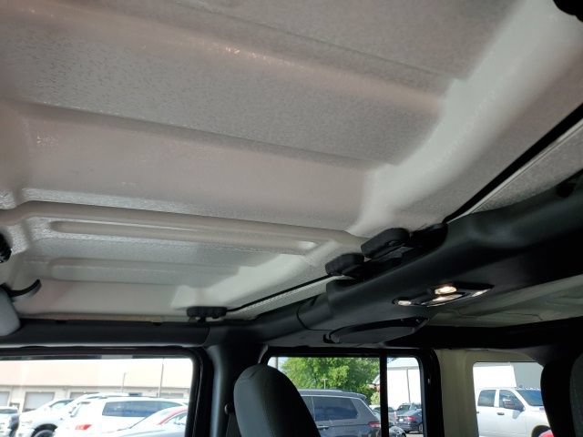 Used 2022 Jeep Wrangler Unlimited Sport AWD/4WD image 15
