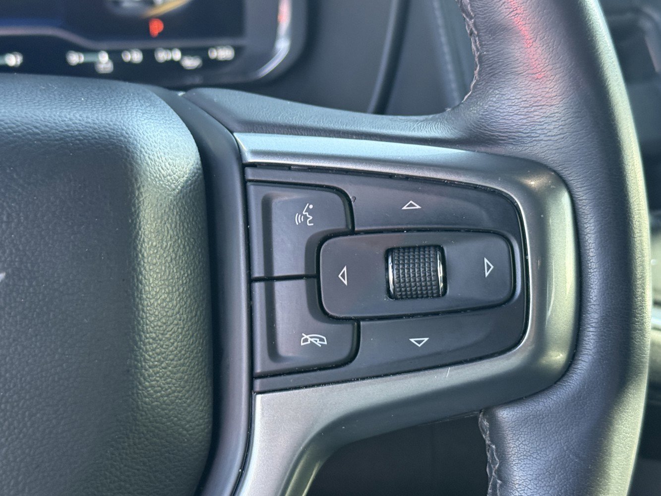 Used 2022 Chevrolet Tahoe LT w/ Luxury Package image 16