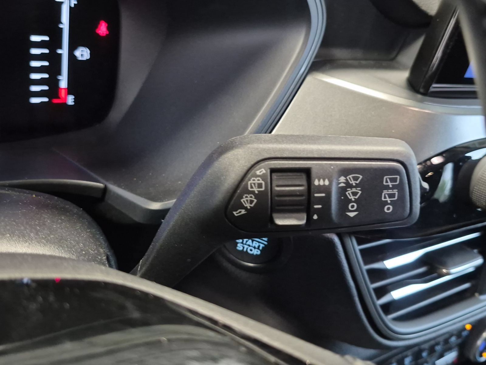 Used 2023 Ford Escape Active AWD/4WD image 21