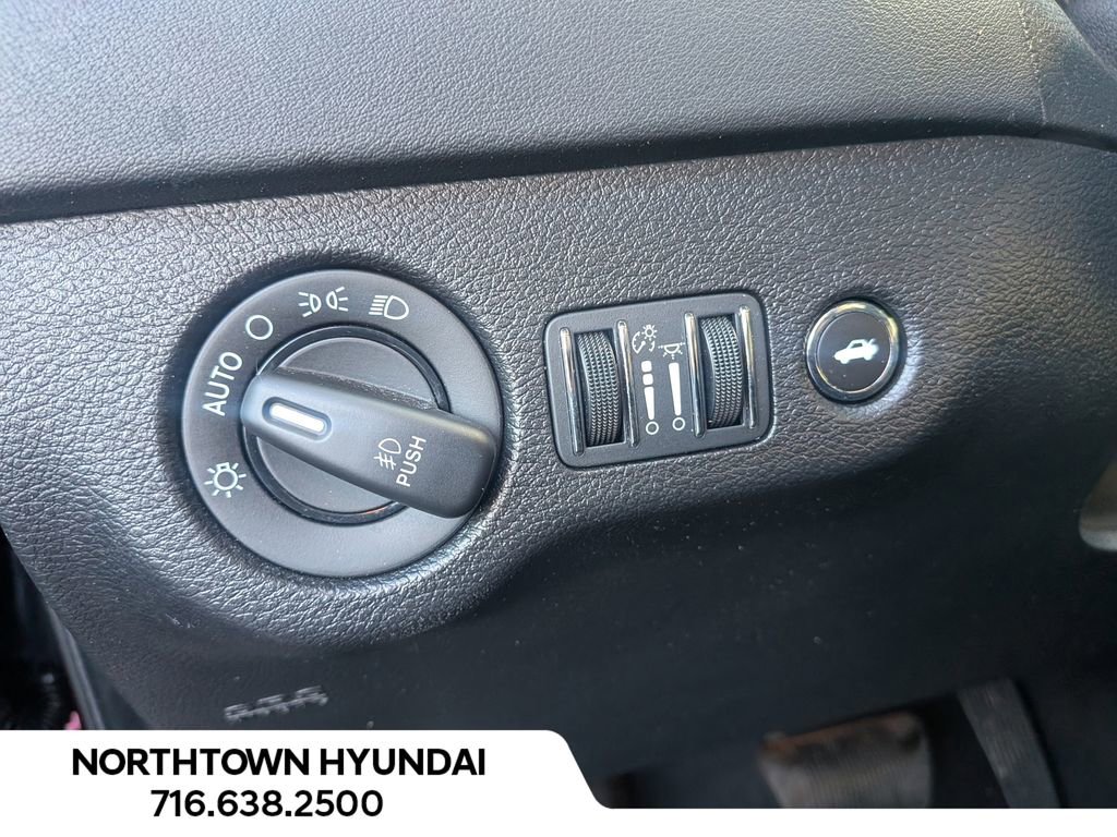 Used 2023 Dodge Charger SXT w/ Plus Group image 28