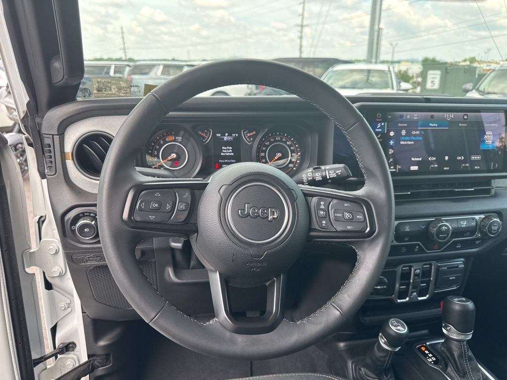 Used 2025 Jeep Wrangler Unlimited Sport AWD/4WD image 12