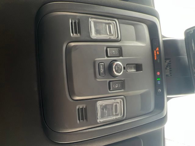 Used 2025 GMC Yukon XL Denali AWD/4WD image 20