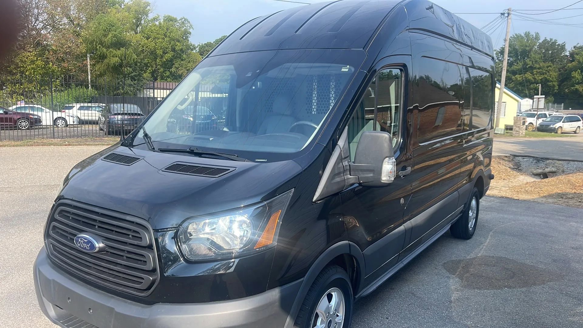 Used 2017 Ford Transit 250 148 High Roof image 4