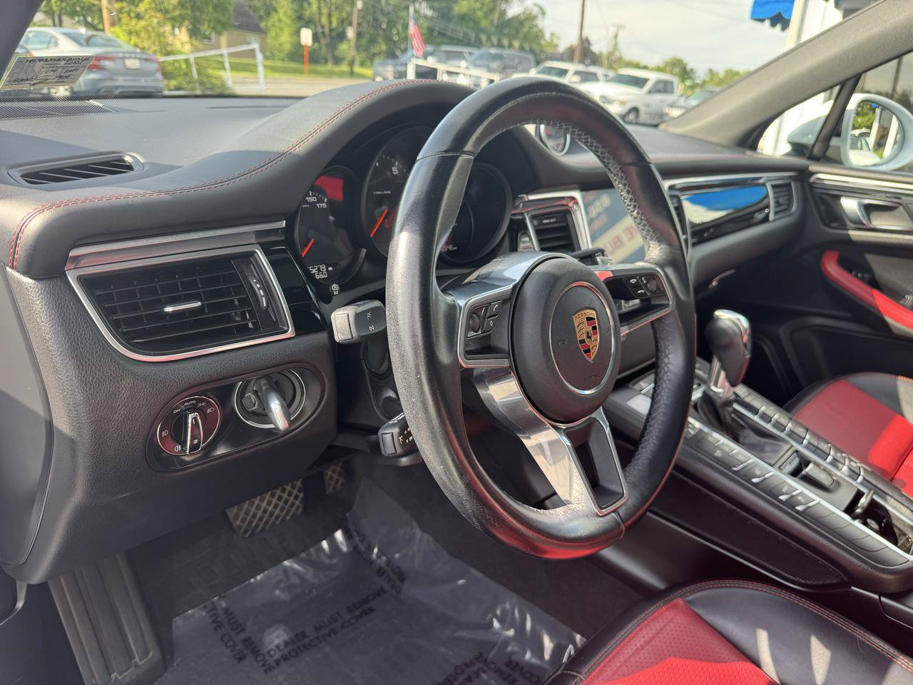 Used 2018 Porsche Macan Sport Edition AWD/4WD image 10