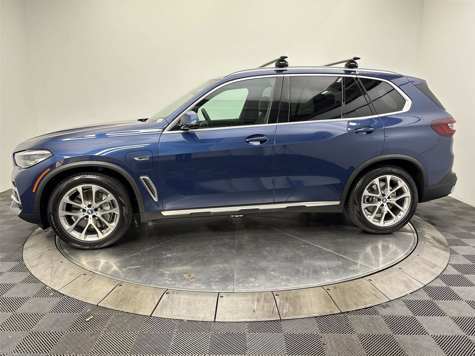 Used 2022 BMW X5 xDrive45e w/ Climate Comfort Package image 16