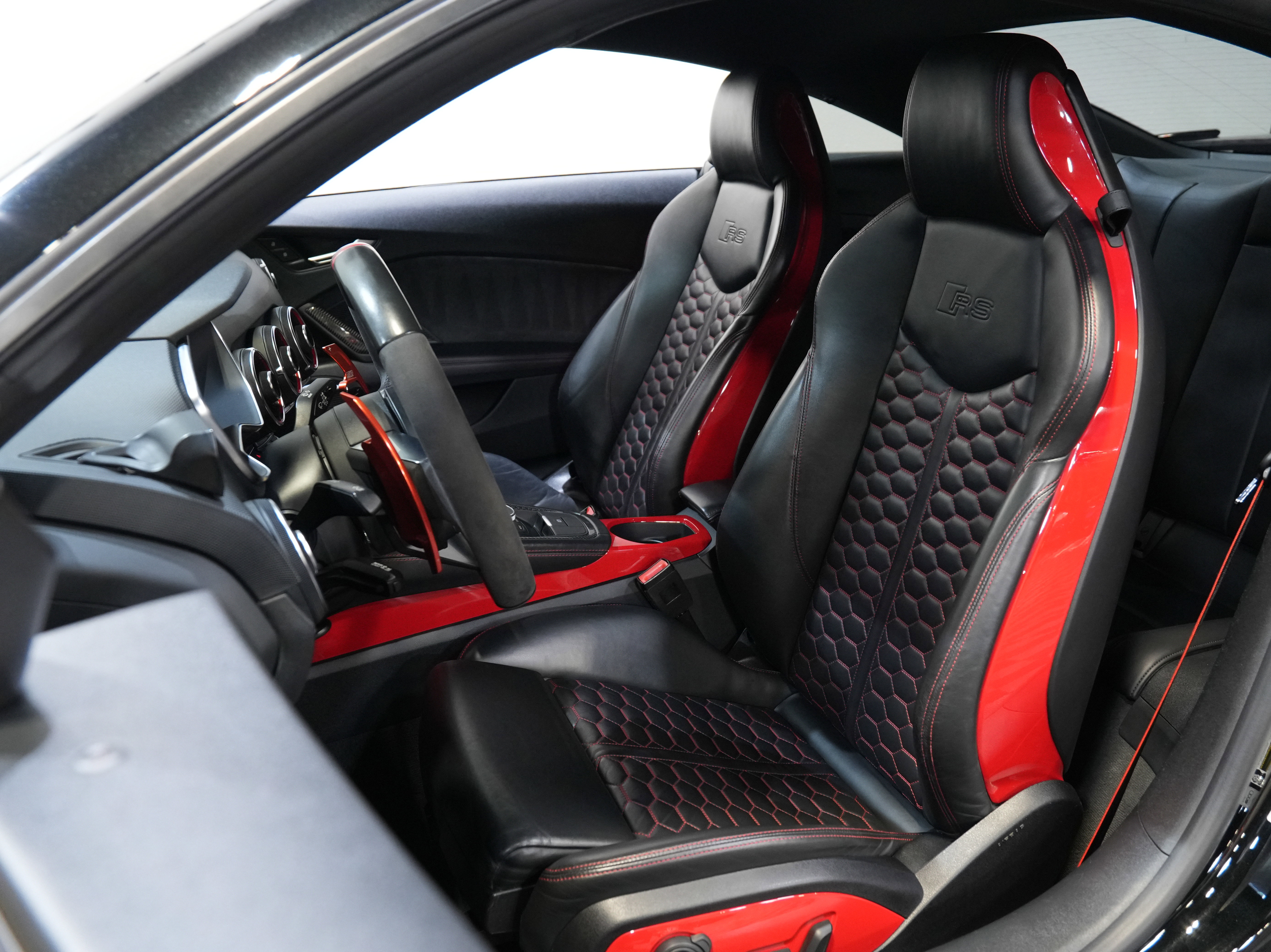 Used 2019 Audi TT RS w/ Technology Package image 26