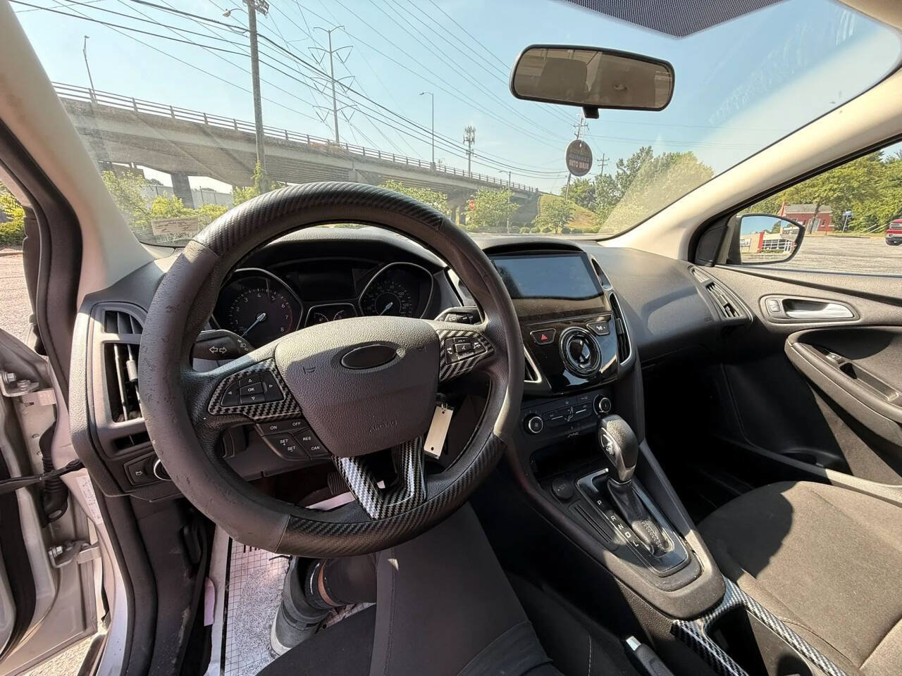 Used 2018 Ford Focus SE FWD image 11