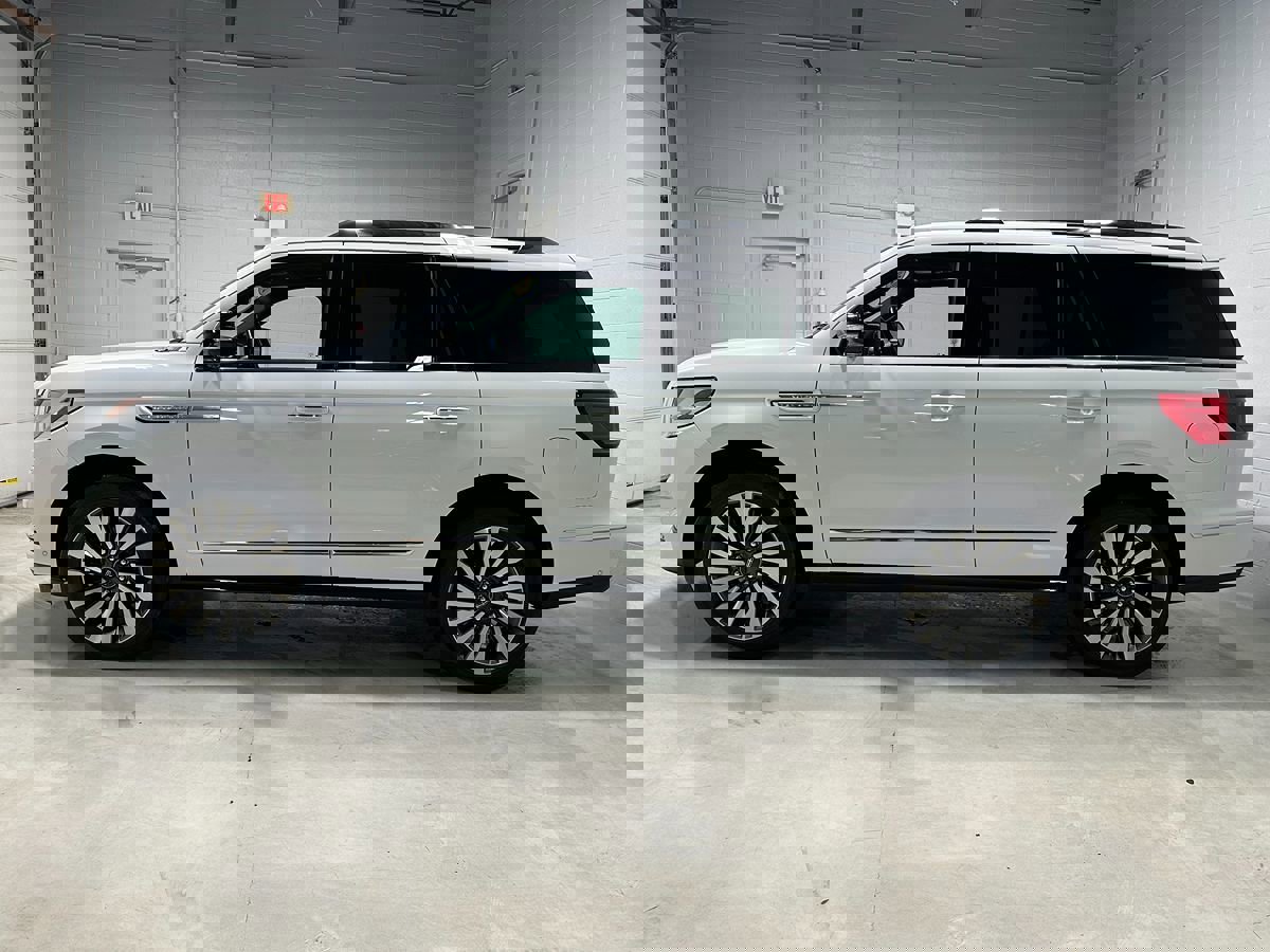 Used 2021 Lincoln Navigator Reserve w/ Luxury Package image 25