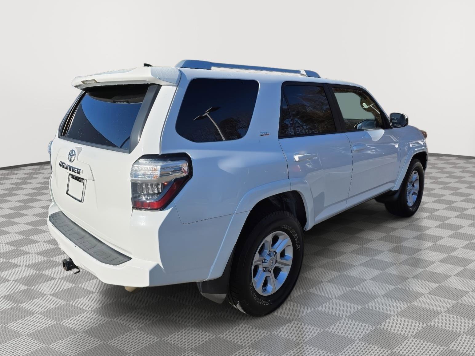 Used 2016 Toyota 4Runner SR5 image 5