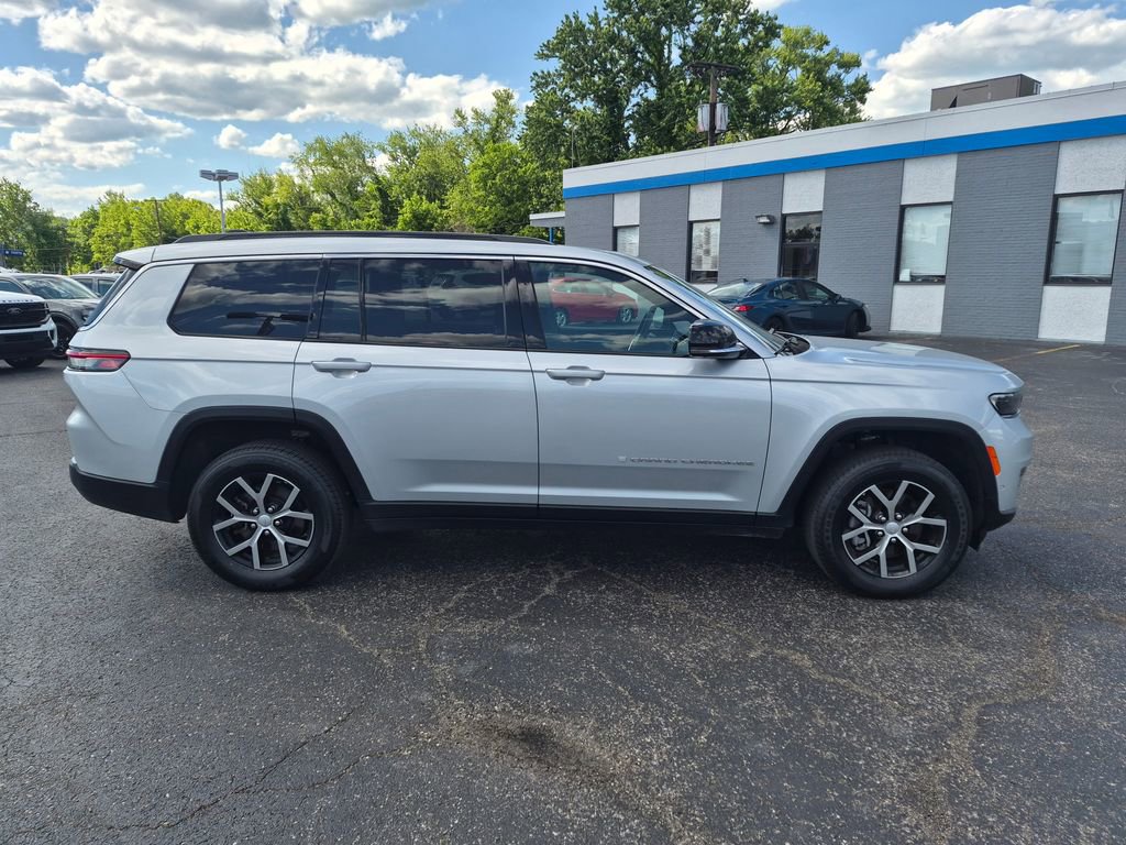 Used 2024 Jeep Grand Cherokee L Limited w/ Luxury Tech Group II AWD/4WD image 7