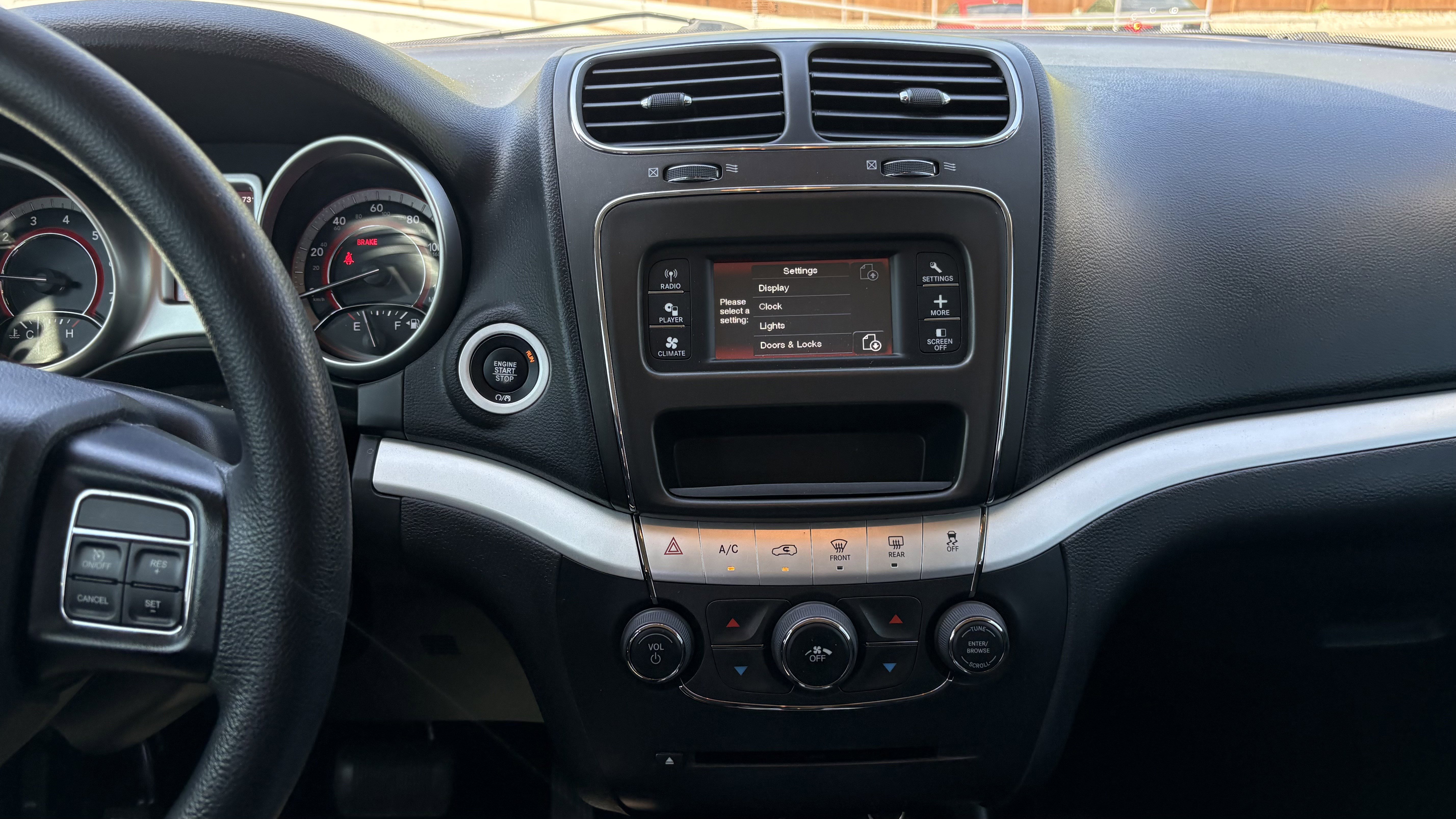 Used 2017 Dodge Journey SE image 30