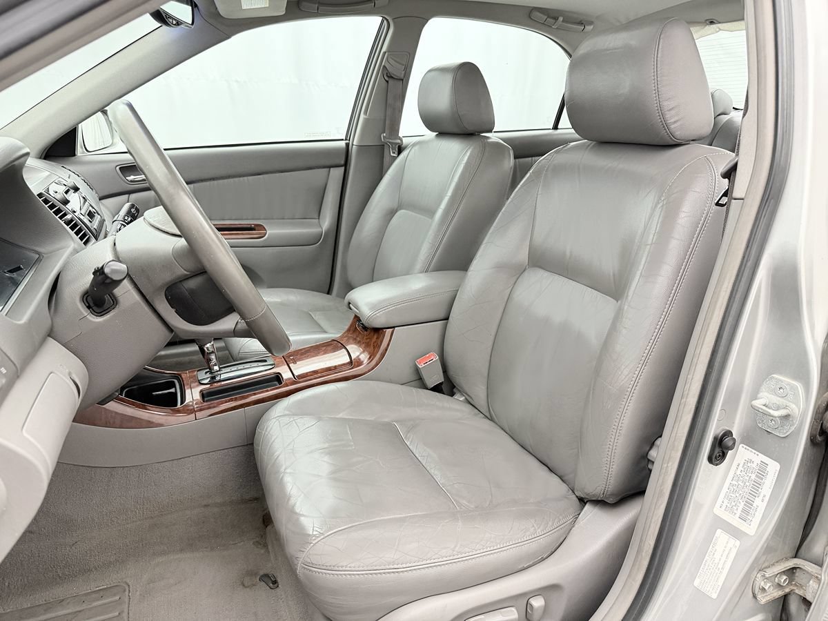 Used 2002 Toyota Camry LE FWD image 7