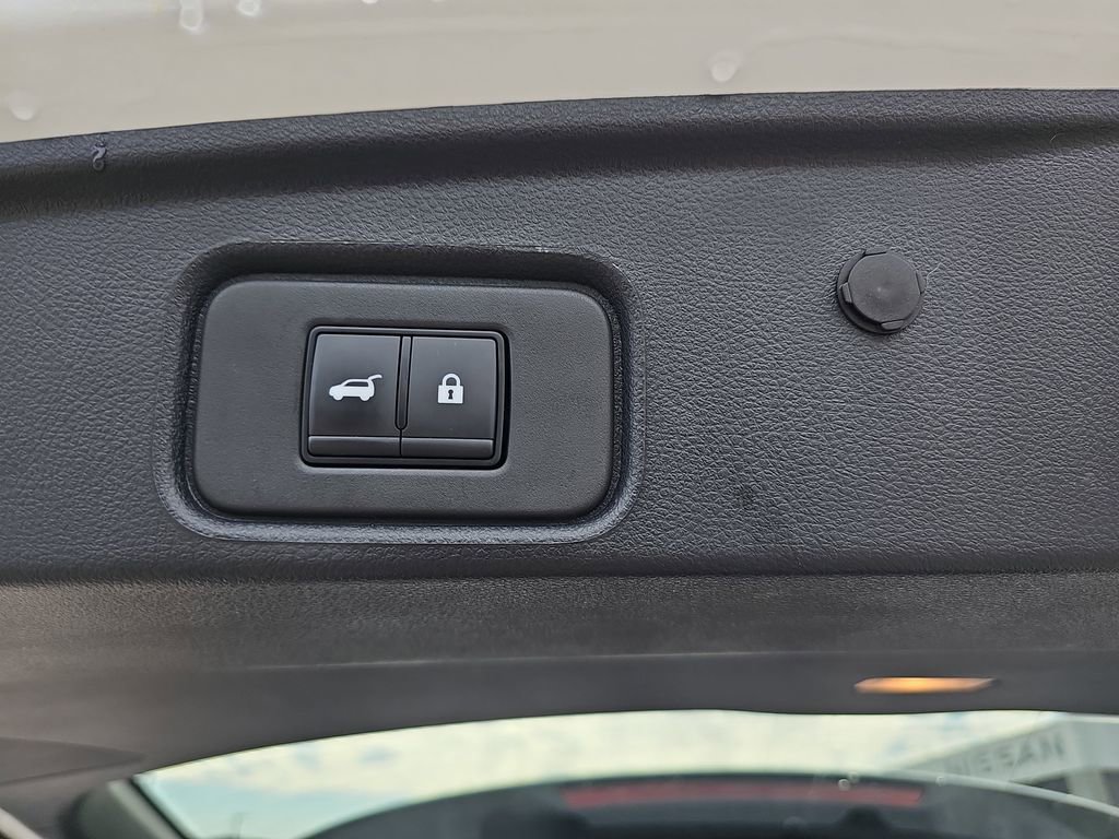 Used 2025 Nissan Pathfinder SL w/ SL Premium Package image 18